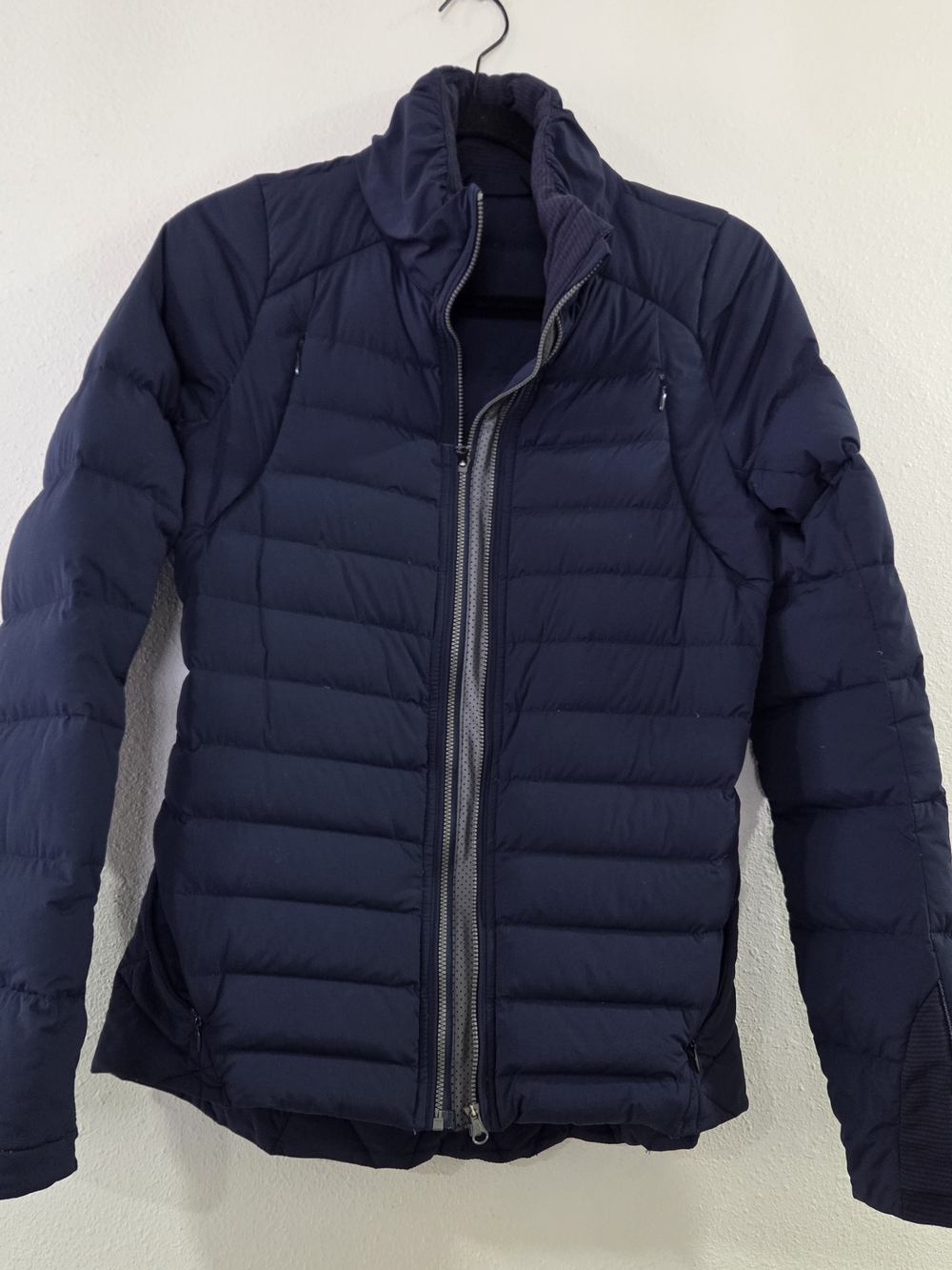 lululemon athletica Women’s Navy Quilted Puffer Jacket - Picture 3 of 5